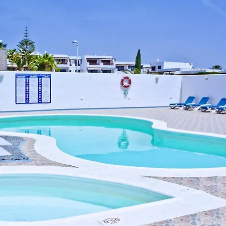 2 Bedrooms House At 400 M Away From The Beach With Sea View Shared Pool And Furnished Terrace *