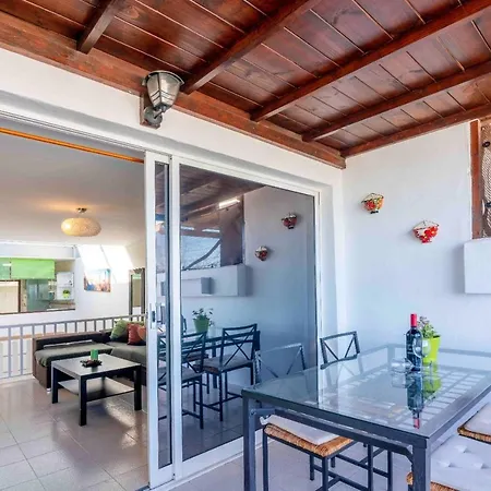 2 Bedrooms House At 400 M Away From The Beach With Sea View Shared Pool And Furnished Terrace Hébergement de vacances *