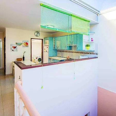 Hébergement de vacances 2 Bedrooms House At 400 M Away From The Beach With Sea View Shared Pool And Furnished Terrace *